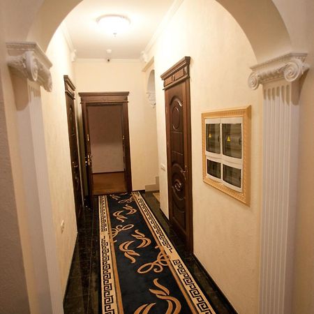 Kleopatra VIP hotel Kamianets-Podilskyi Exterior foto
